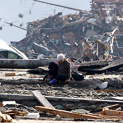 東日本大震災 南三陸町で１０００遺体 四つ葉の黒ちゃん